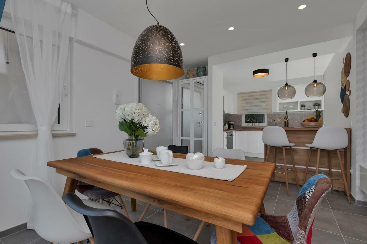 Charming Apartment Tissa With Sea View Makarska Exterior foto