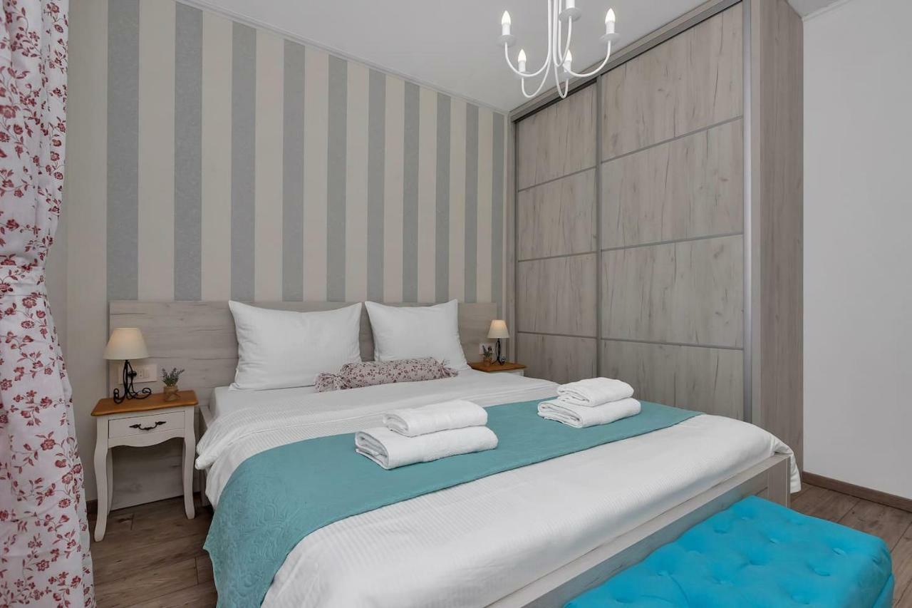 Charming Apartment Tissa With Sea View Makarska Exterior foto